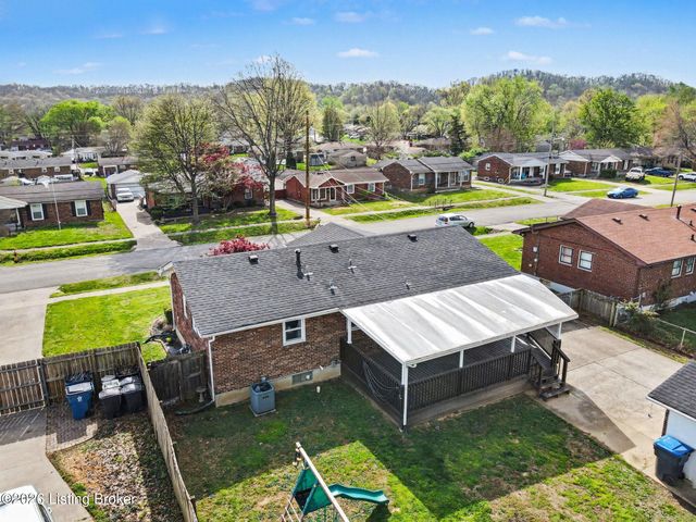 11810 Poplarwood Dr, Louisville, KY 40272