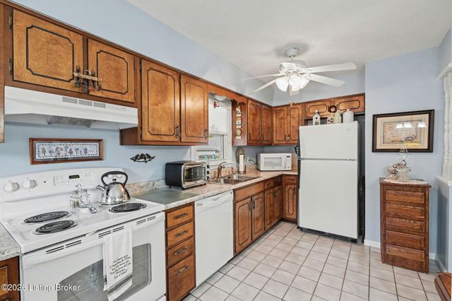 11810 Poplarwood Dr, Louisville, KY 40272