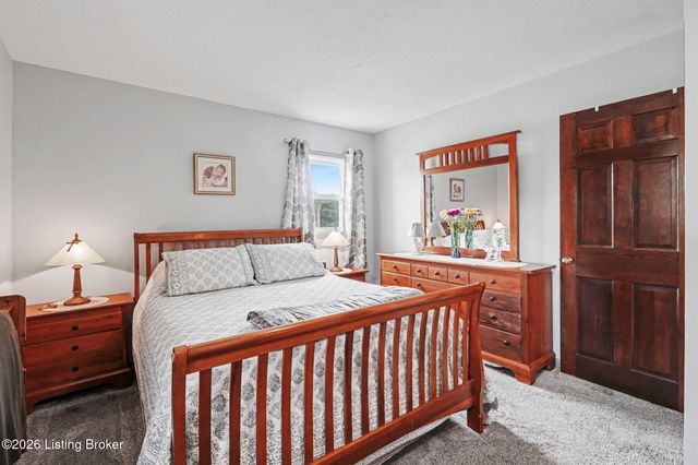 11810 Poplarwood Dr, Louisville, KY 40272