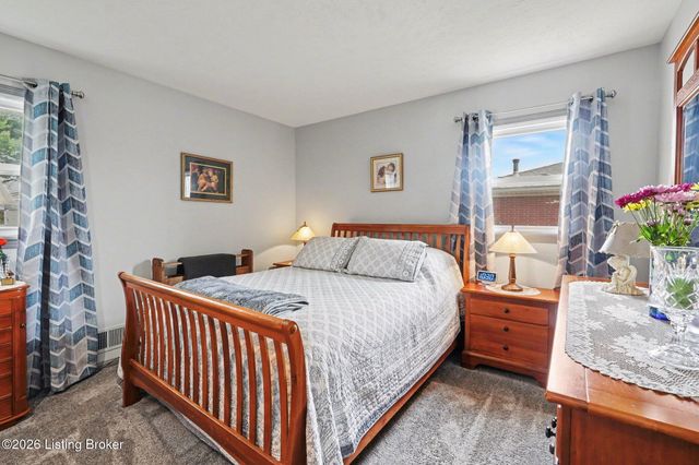 11810 Poplarwood Dr, Louisville, KY 40272