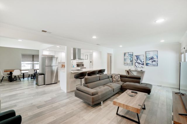 742 Austrian Road, Grand Prairie, TX 75050