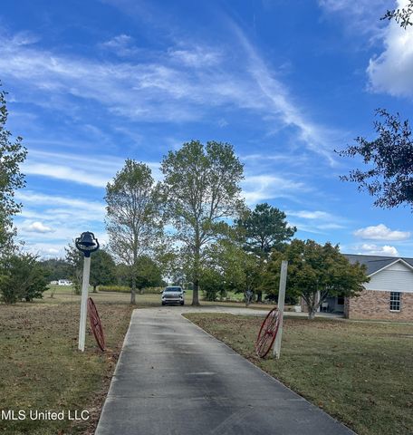 121 Old Progress Road, Moselle, MS 39459