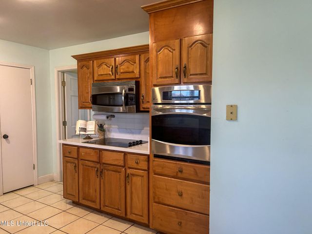 121 Old Progress Road, Moselle, MS 39459