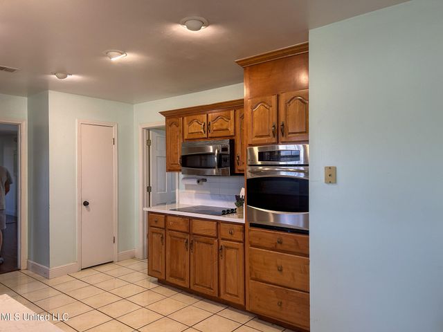 121 Old Progress Road, Moselle, MS 39459