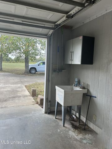 121 Old Progress Road, Moselle, MS 39459