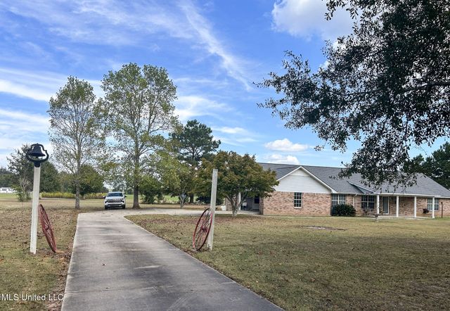 121 Old Progress Road, Moselle, MS 39459