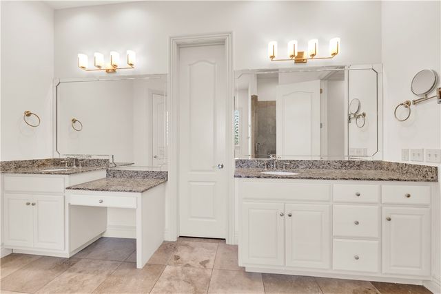 5104 S Sloan Circle, Rogers, AR 72758