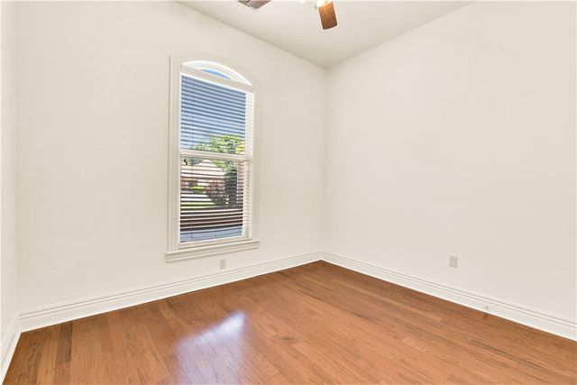 5104 S Sloan Circle, Rogers, AR 72758