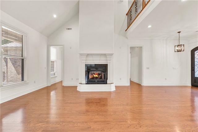 5104 S Sloan Circle, Rogers, AR 72758