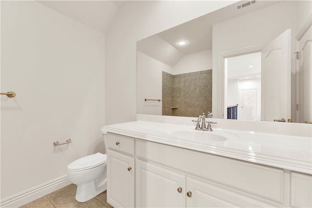5104 S Sloan Circle, Rogers, AR 72758