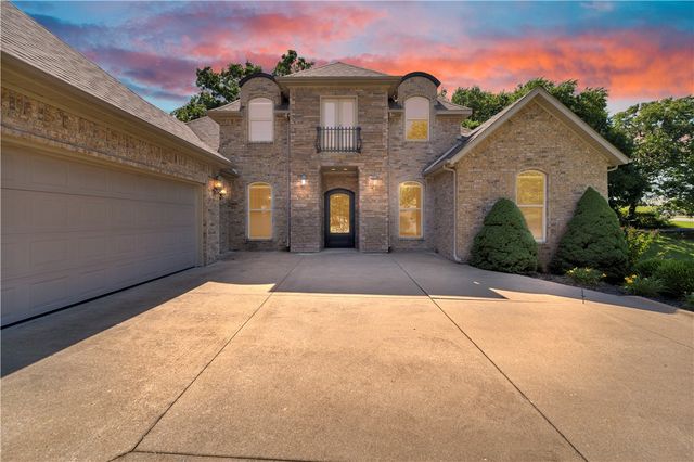 5104 S Sloan Circle, Rogers, AR 72758