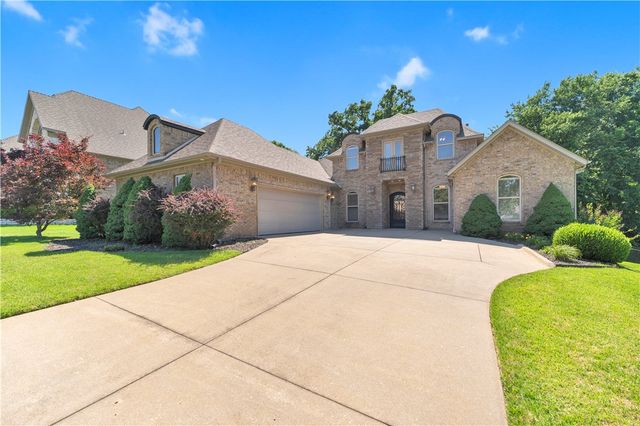 5104 S Sloan Circle, Rogers, AR 72758