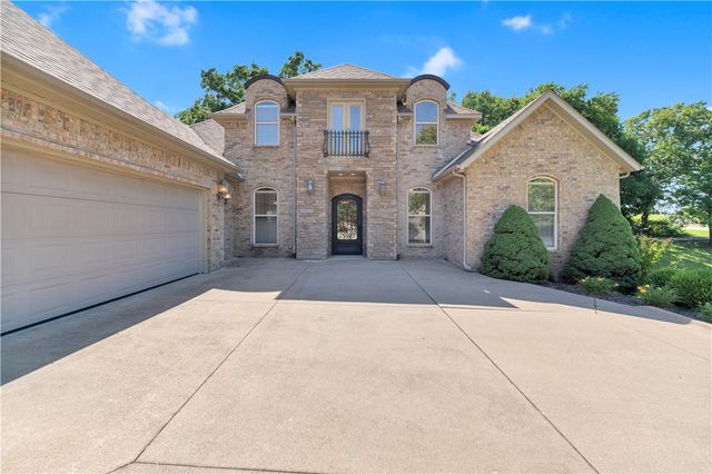 5104 S Sloan Circle, Rogers, AR 72758