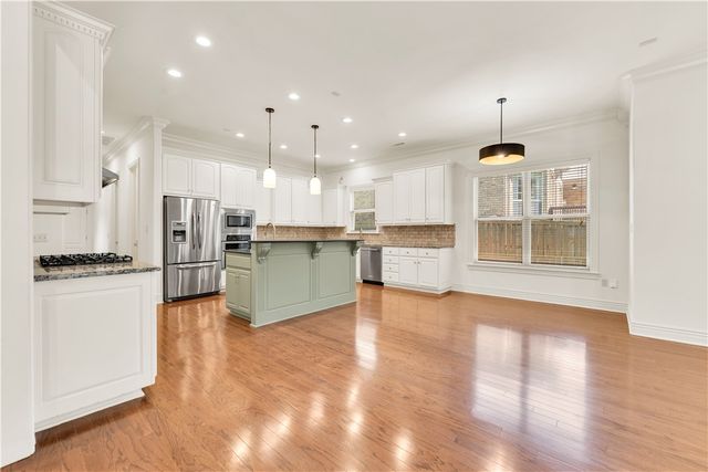 5104 S Sloan Circle, Rogers, AR 72758