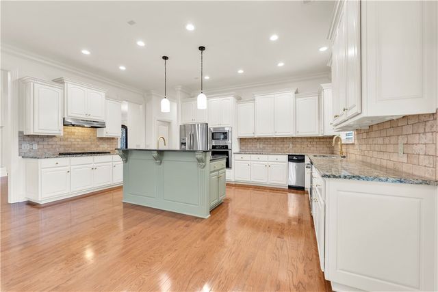 5104 S Sloan Circle, Rogers, AR 72758