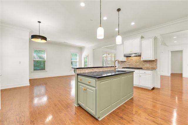 5104 S Sloan Circle, Rogers, AR 72758