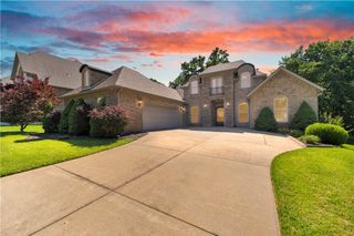 5104 S Sloan Circle, Rogers, AR 72758