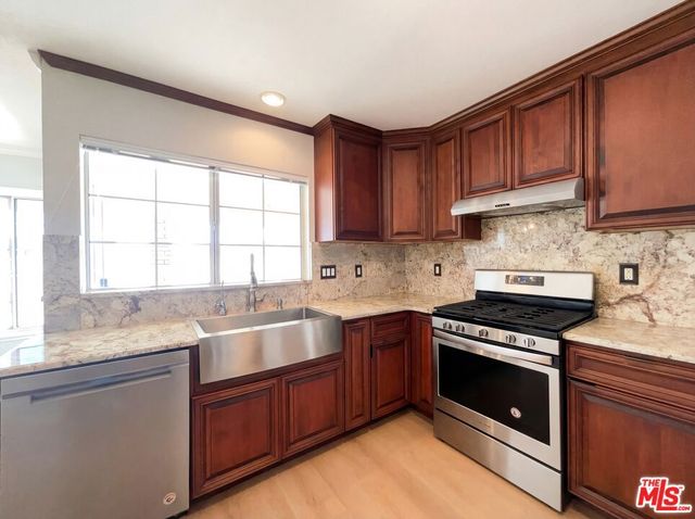 26842 Palacete Drive, Valencia, CA 91354