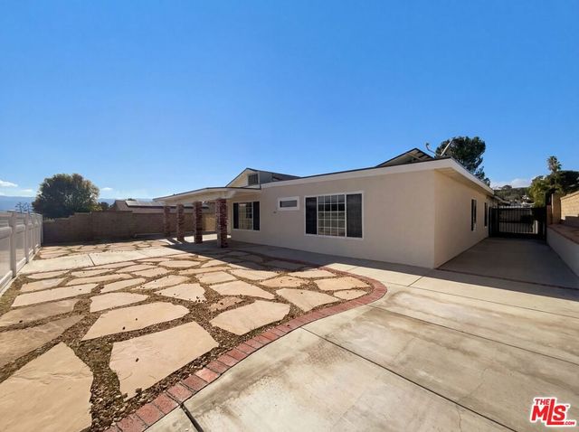 26842 Palacete Drive, Valencia, CA 91354