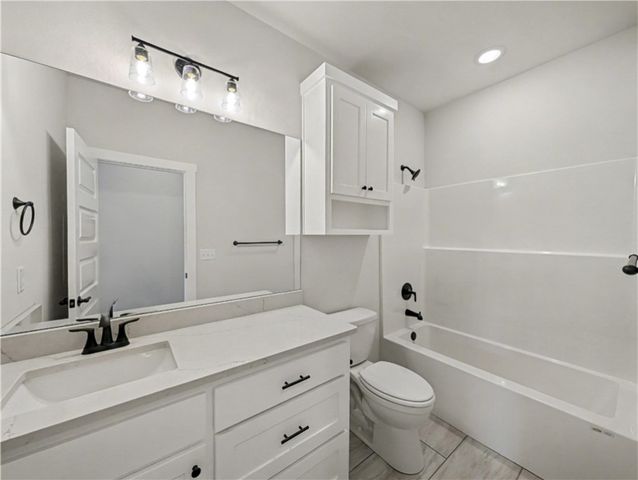 6807 SW Basswood Avenue, Bentonville, AR 72712