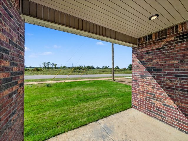 6807 SW Basswood Avenue, Bentonville, AR 72712