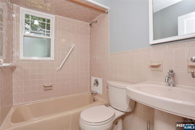 28-19 Warren Road, Fair Lawn, NJ 07410