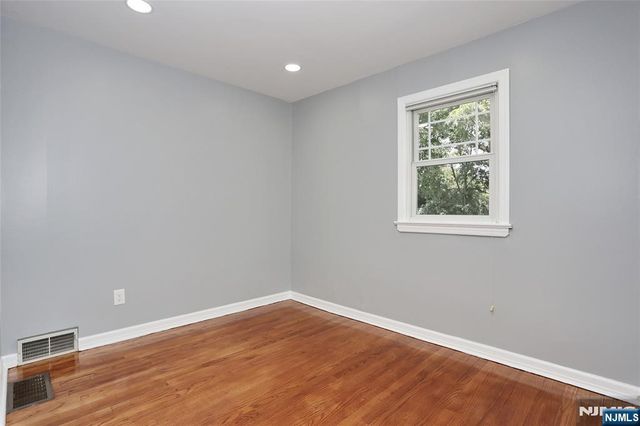 28-19 Warren Road, Fair Lawn, NJ 07410