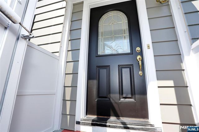 28-19 Warren Road, Fair Lawn, NJ 07410