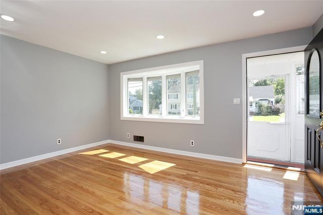 28-19 Warren Road, Fair Lawn, NJ 07410