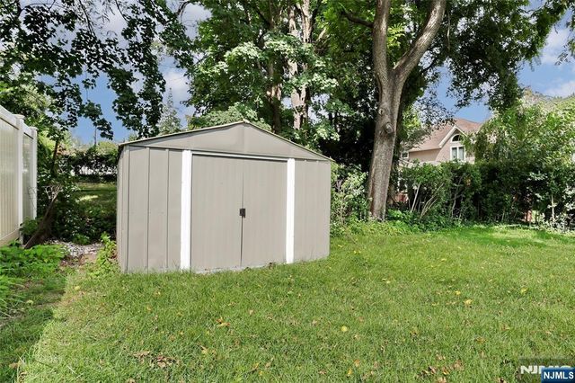 28-19 Warren Road, Fair Lawn, NJ 07410