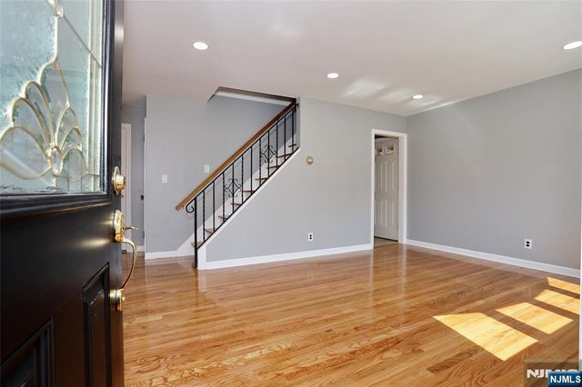 28-19 Warren Road, Fair Lawn, NJ 07410