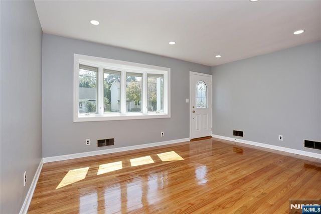 28-19 Warren Road, Fair Lawn, NJ 07410
