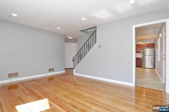 28-19 Warren Road, Fair Lawn, NJ 07410
