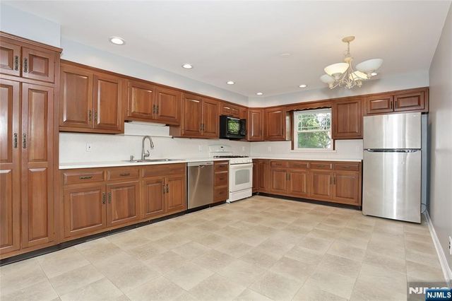 28-19 Warren Road, Fair Lawn, NJ 07410