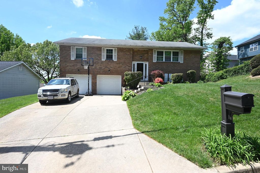 Image 1 of property listing at 1416 2ND ST, Lanham, MD 20706