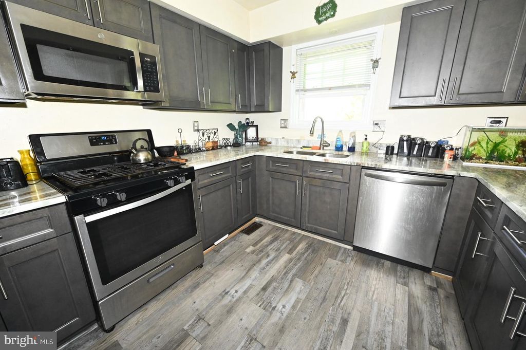 Image 10 of property listing at 1416 2ND ST, Lanham, MD 20706