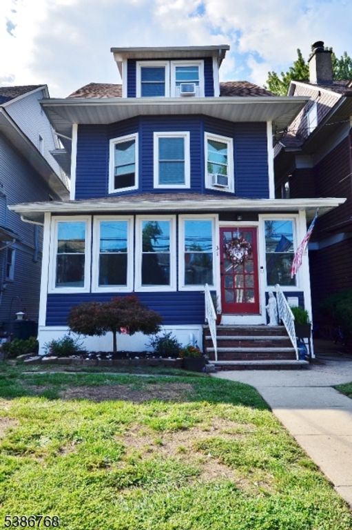 31 Avenue B, Bayonne City, NJ 07002