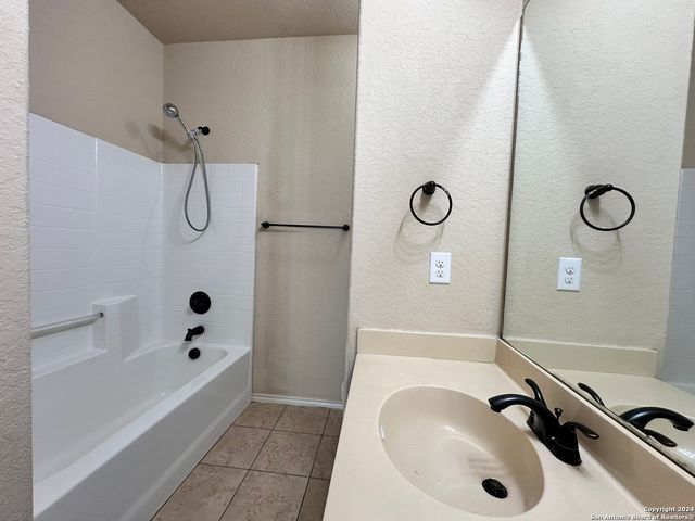 502 CREEKSIDE CIR, New Braunfels, TX 78130
