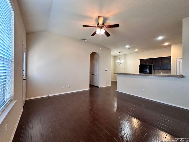 502 CREEKSIDE CIR, New Braunfels, TX 78130
