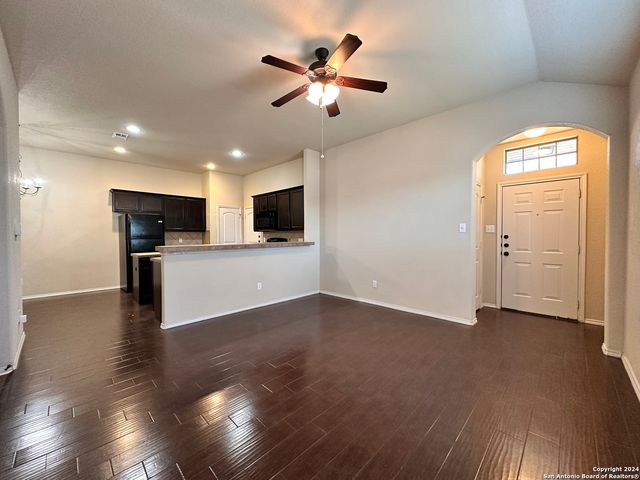 502 CREEKSIDE CIR, New Braunfels, TX 78130