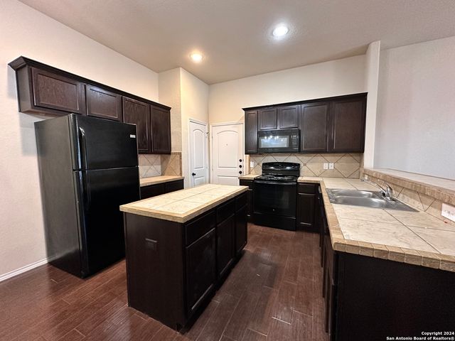 502 CREEKSIDE CIR, New Braunfels, TX 78130