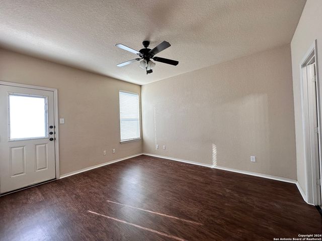 502 CREEKSIDE CIR, New Braunfels, TX 78130