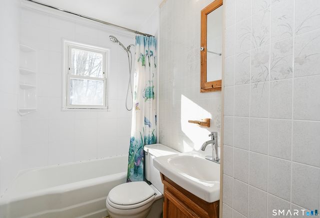 59 Maurice Street, Bristol, CT 06010