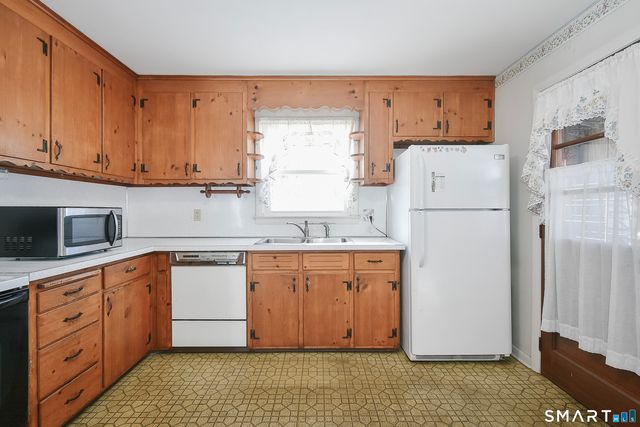 59 Maurice Street, Bristol, CT 06010