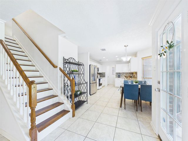 2815 Village Dale Avenue, Houston, TX 77059