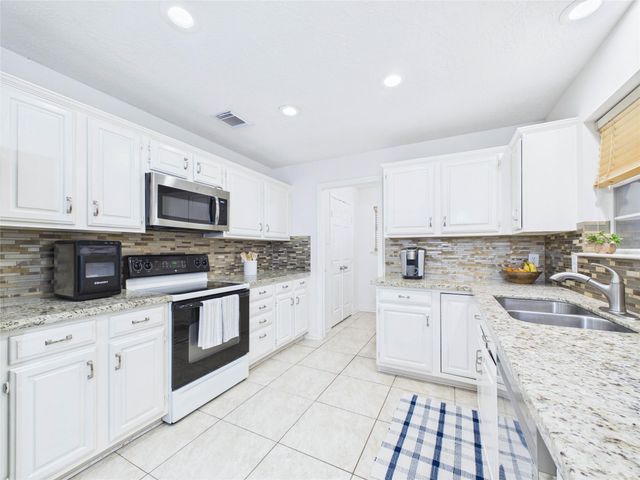 2815 Village Dale Avenue, Houston, TX 77059