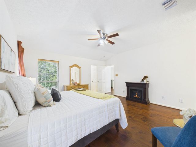 2815 Village Dale Avenue, Houston, TX 77059