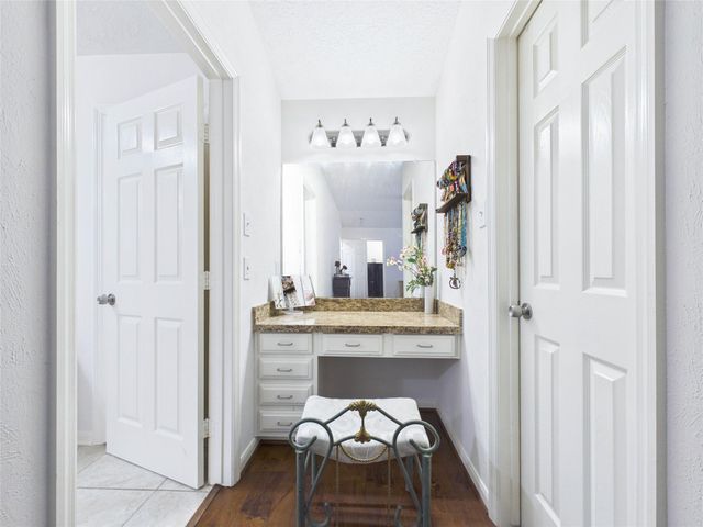 2815 Village Dale Avenue, Houston, TX 77059
