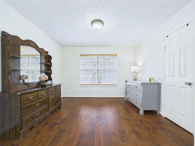 2815 Village Dale Avenue, Houston, TX 77059