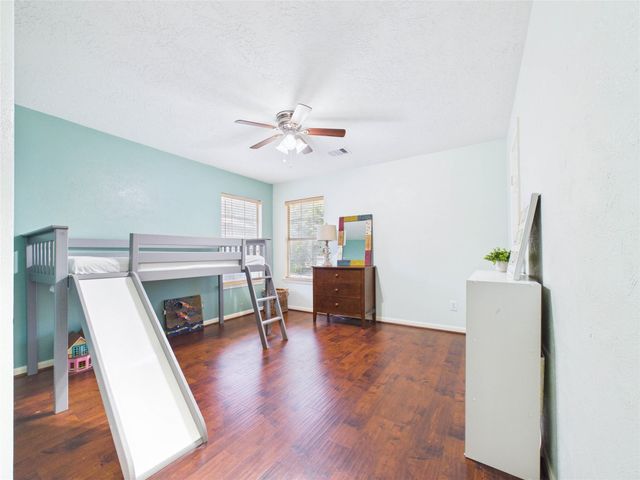 2815 Village Dale Avenue, Houston, TX 77059